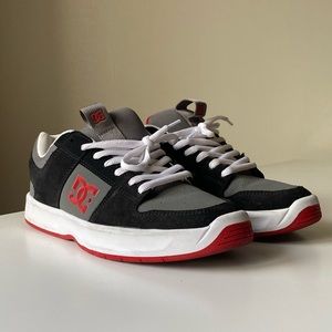 Selling size 10 DC Lynx